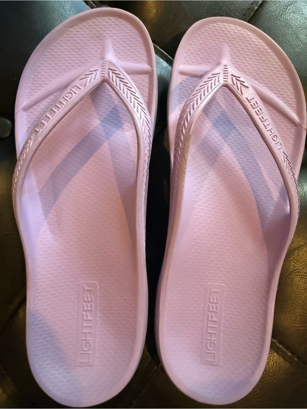 Lightfeet ( lavendar) Comfort orthotic Flip Flops W9-M8
